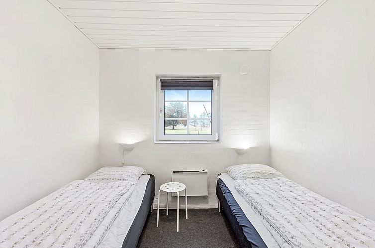 Vakantiehuis "Aane" - 1.8km from the sea