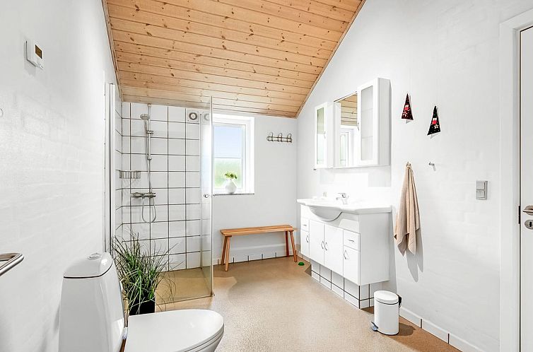 Vakantiehuis "Benthe" -  from the sea