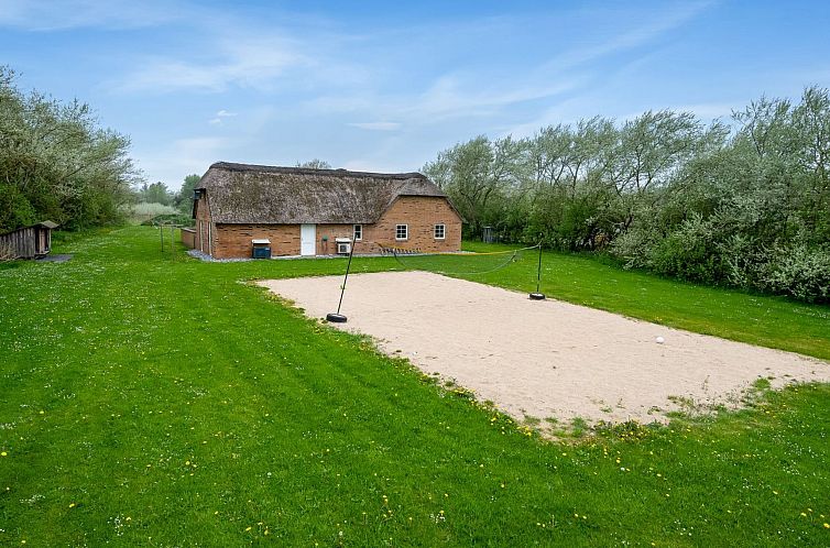 Vakantiehuis "Benthe" -  from the sea