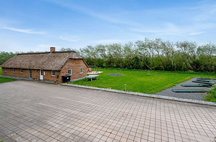 Vakantiehuis "Benthe" -  from the sea