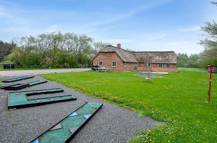 Vakantiehuis "Benthe" -  from the sea