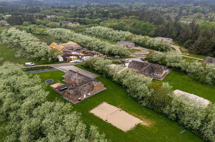 Vakantiehuis "Benthe" -  from the sea