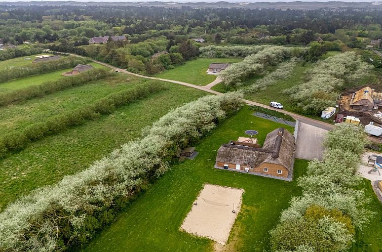 Vakantiehuis "Benthe" -  from the sea