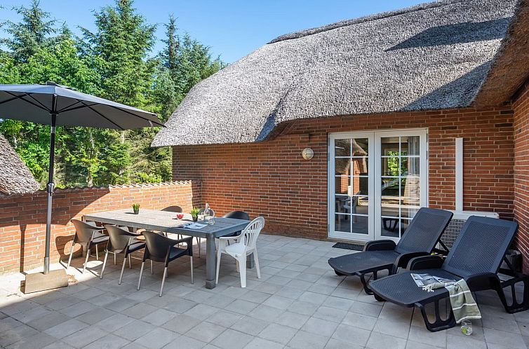 Vakantiehuis "Thana" - 1.4km from the sea