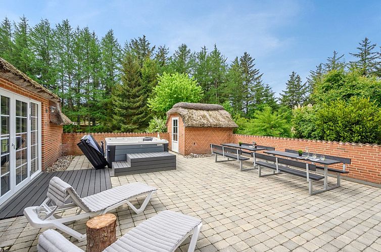 Vakantiehuis "Erla" - 2.3km from the sea