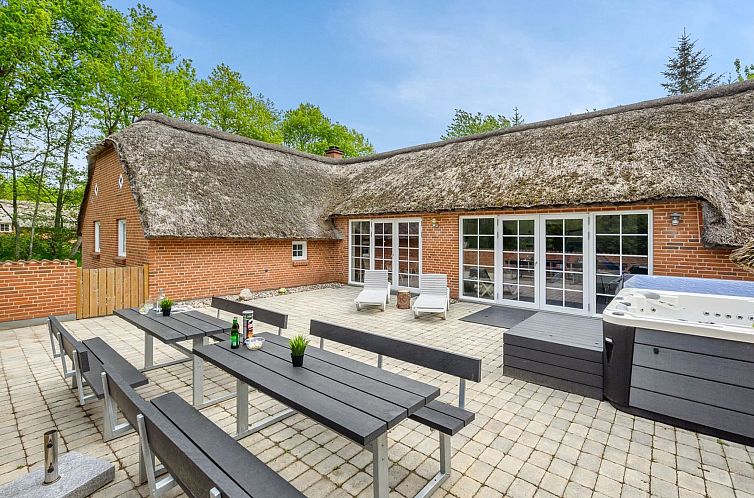 Vakantiehuis "Erla" - 2.3km from the sea