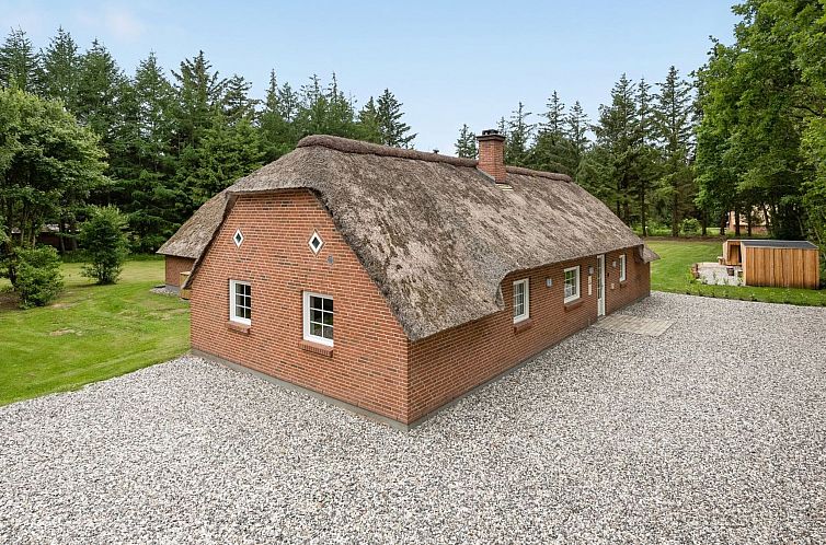 Vakantiehuis "Erla" - 2.3km from the sea