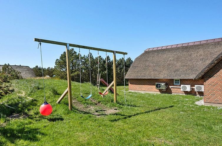 Vakantiehuis "Jorkin" - 1.8km from the sea