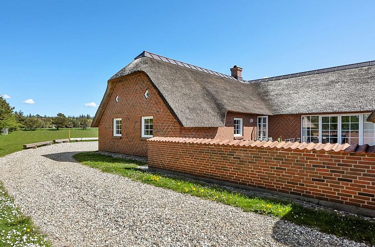 Vakantiehuis "Jorkin" - 1.8km from the sea