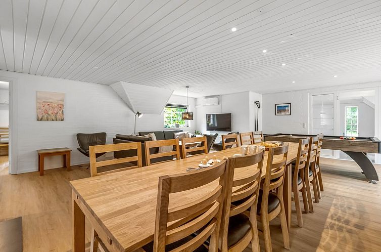 Vakantiehuis "Nilla" - 2.1km from the sea