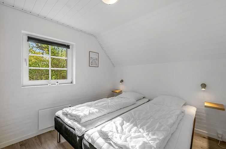 Vakantiehuis "Nilla" - 2.1km from the sea