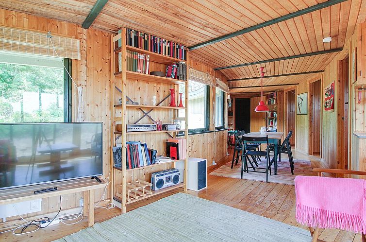 Vakantiehuis "Bryndis" - 300m from the sea