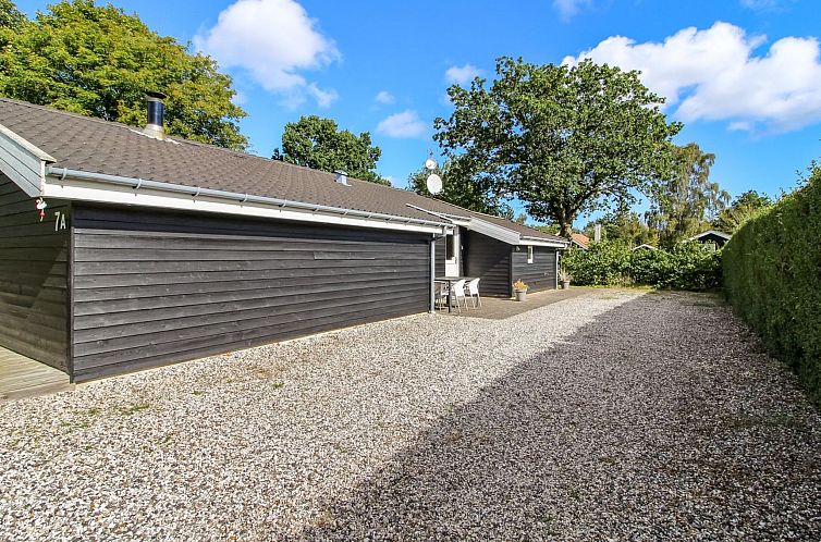 Vakantiehuis "Aiden" - 300m from the sea