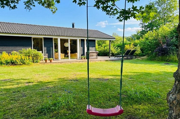 Vakantiehuis "Aiden" - 300m from the sea