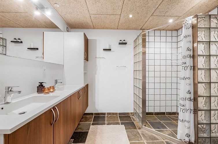 Vakantiehuis "Yvonna" - 350m to the fjord