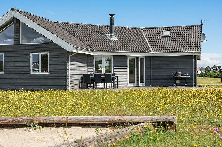 Vakantiehuis "Karmen" - 300m to the inlet