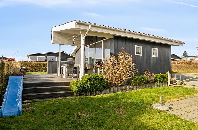 Vakantiehuis "Gyrid" - 150m from the sea