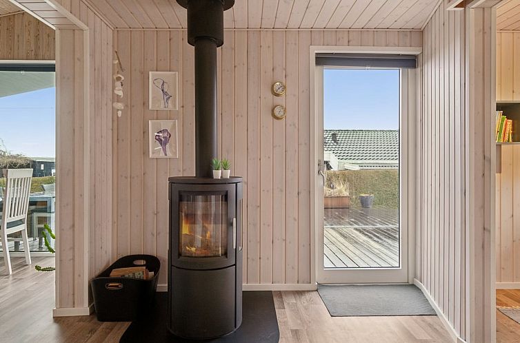 Vakantiehuis "Gyrid" - 150m from the sea