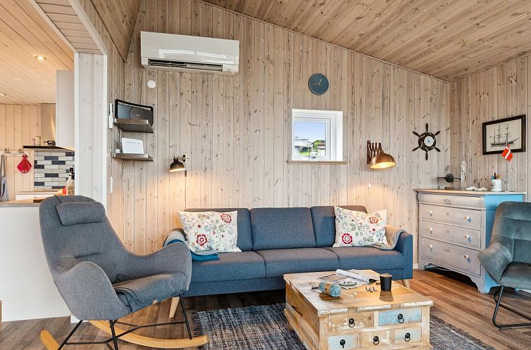 Vakantiehuis "Gyrid" - 150m from the sea