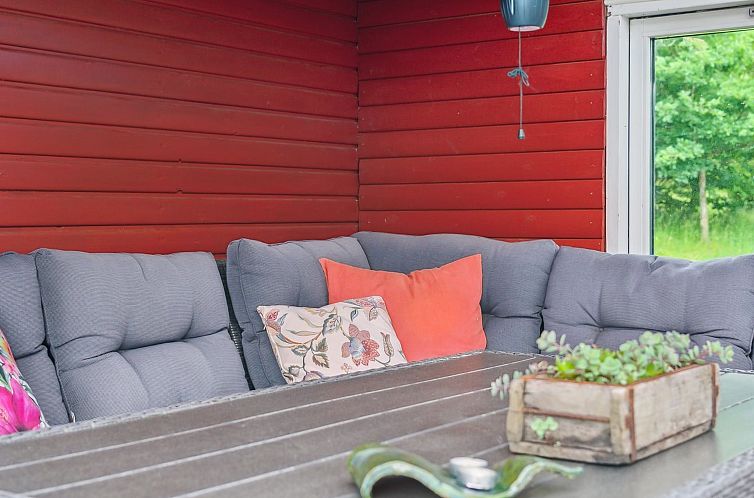 Vakantiehuis "Lovisa" - 7km from the sea