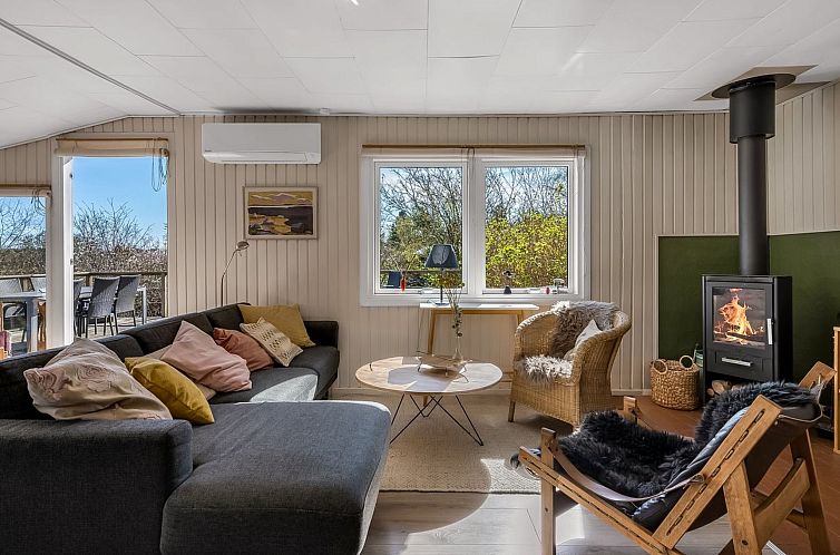 Vakantiehuis "Lovisa" - 7km from the sea