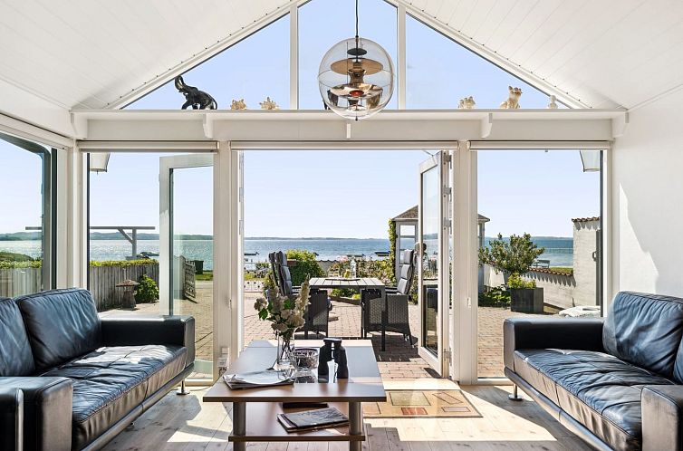 Vakantiehuis "Michel" - 25m from the sea