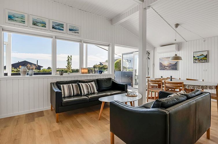 Vakantiehuis "Carlie" - 400m from the sea