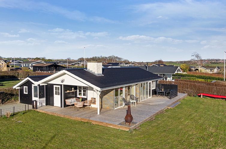 Vakantiehuis "Reinhold" - 200m from the sea