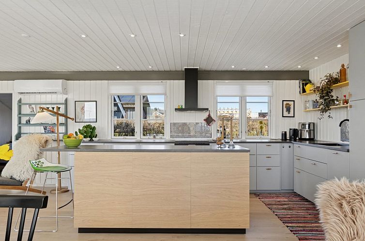 Vakantiehuis "Reinhold" - 200m from the sea