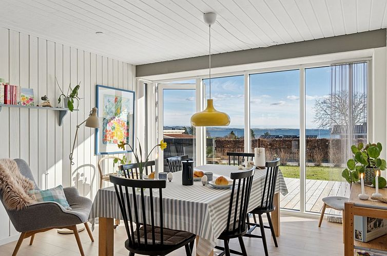 Vakantiehuis "Reinhold" - 200m from the sea