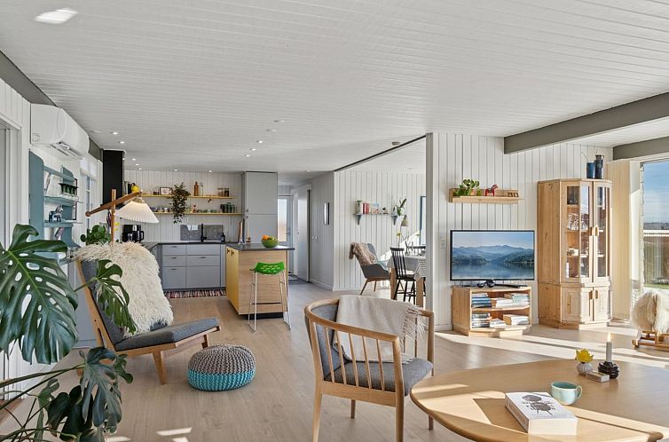 Vakantiehuis "Reinhold" - 200m from the sea