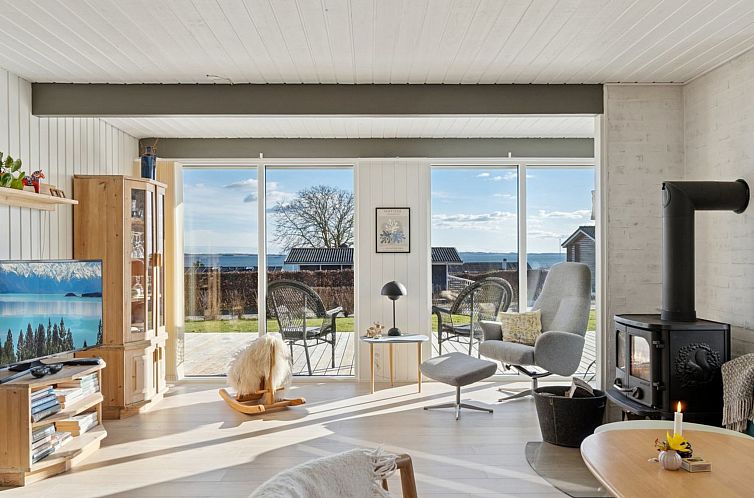 Vakantiehuis "Reinhold" - 200m from the sea