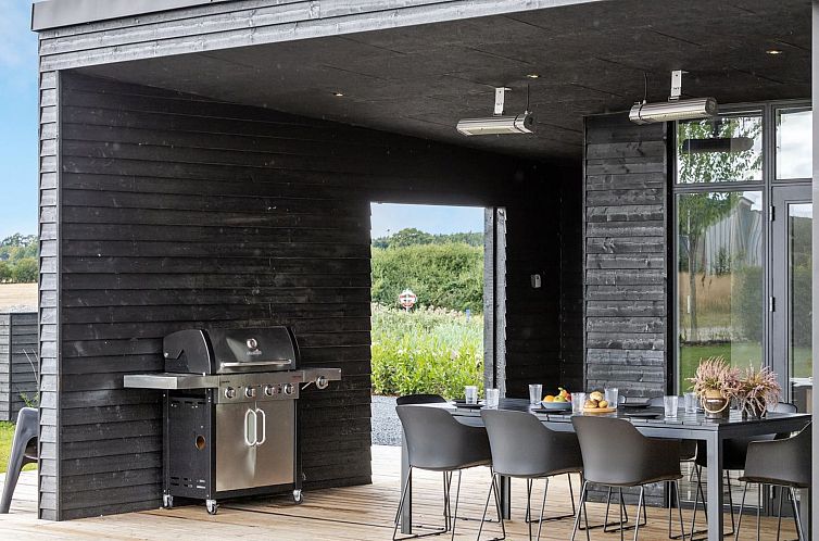 Vakantiehuis "Emelina" - 300m from the sea