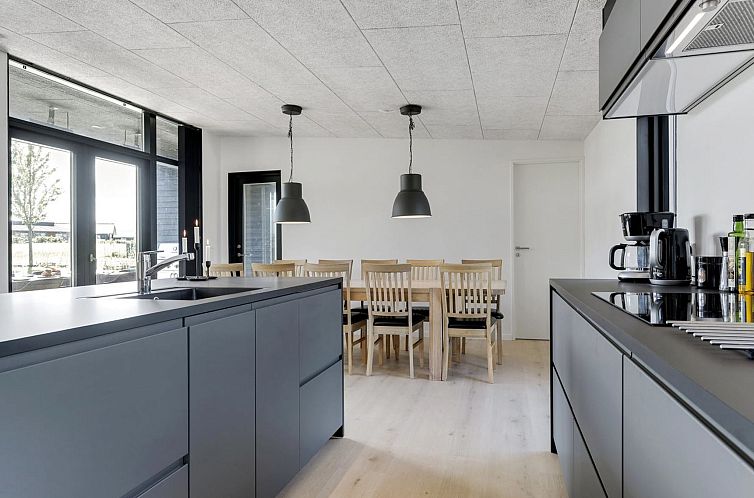 Vakantiehuis "Emelina" - 300m from the sea