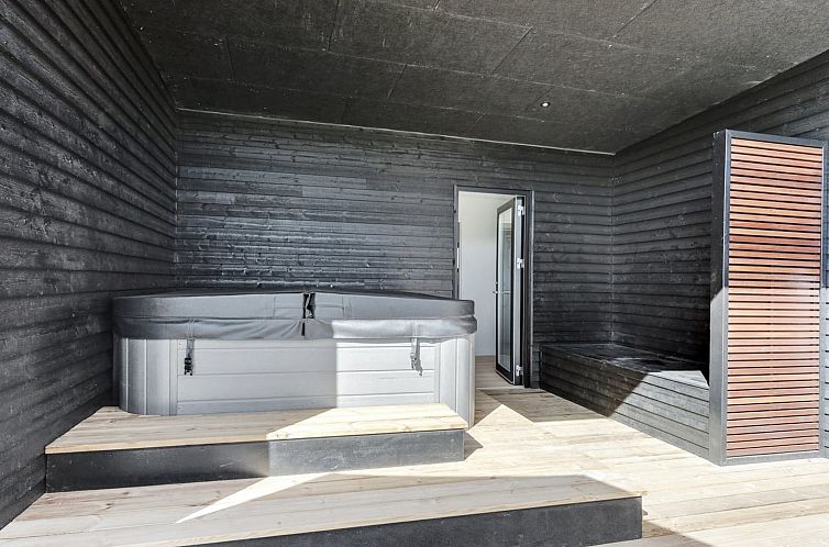 Vakantiehuis "Emelina" - 300m from the sea