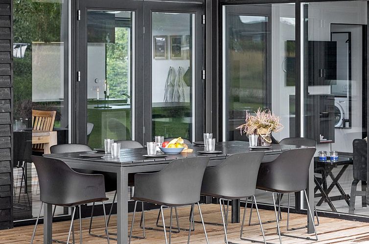 Vakantiehuis "Emelina" - 300m from the sea