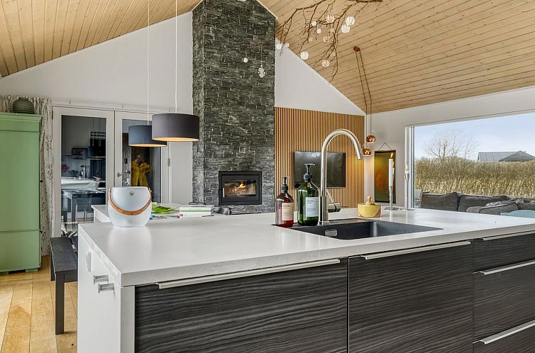 Vakantiehuis "Kato" -  from the sea