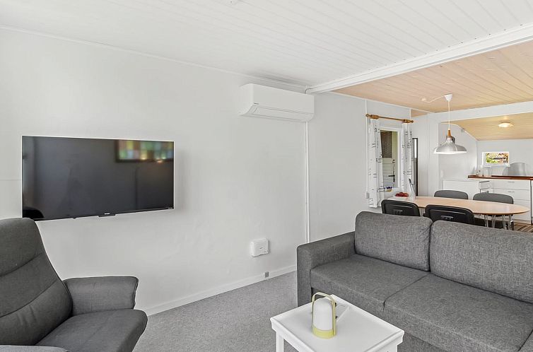 Vakantiehuis "Carit" - 80m from the sea