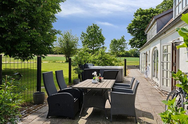 Vakantiehuis "Malinda" - 500m from the sea