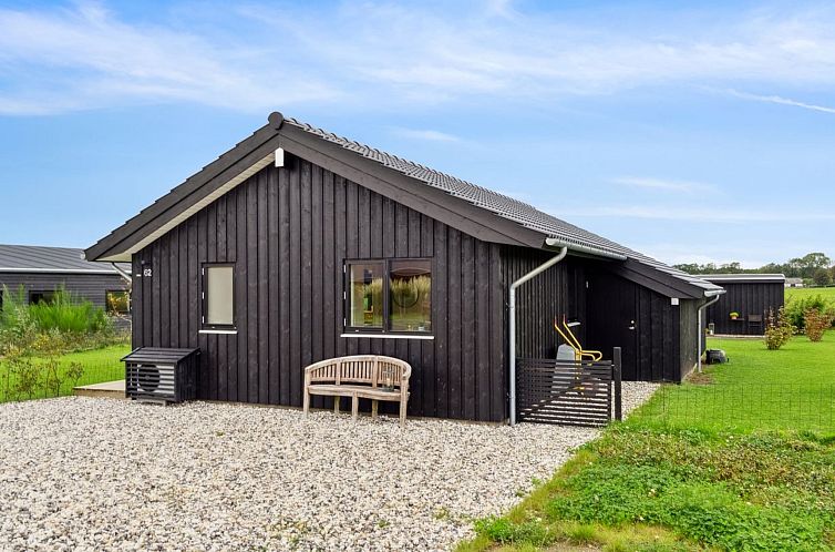 Vakantiehuis "Brothir" - 500m from the sea