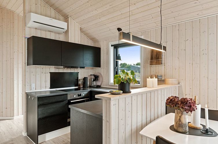 Vakantiehuis "Brothir" - 500m from the sea