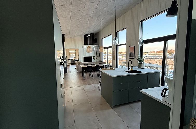 Vakantiehuis "Marten" - 500m from the sea