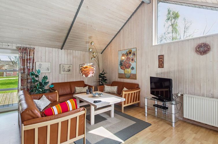 Vakantiehuis "Carit" - 80m from the sea