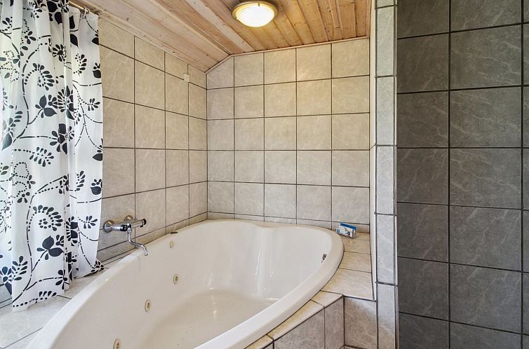 Vakantiehuis "Carit" - 80m from the sea