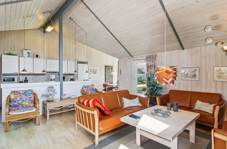 Vakantiehuis "Carit" - 80m from the sea