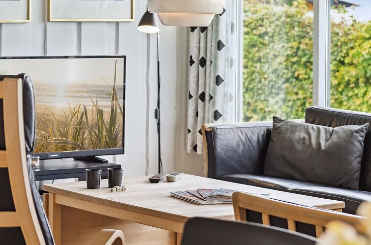 Vakantiehuis "Eliana" - 300m from the sea