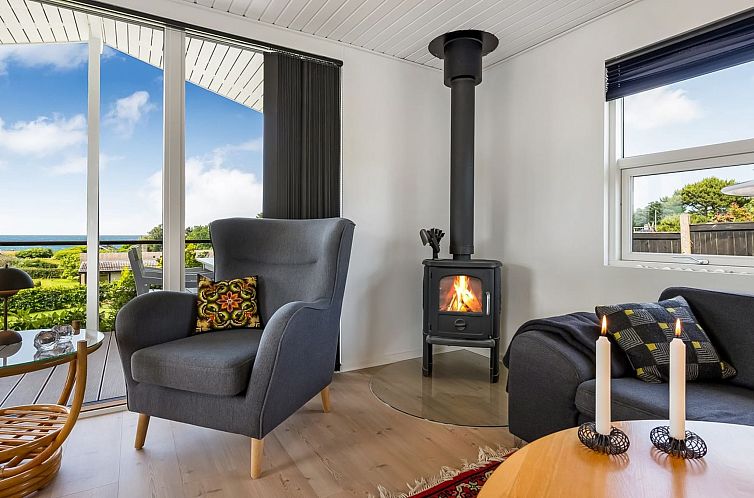 Vakantiehuis "Akira" - 250m from the sea