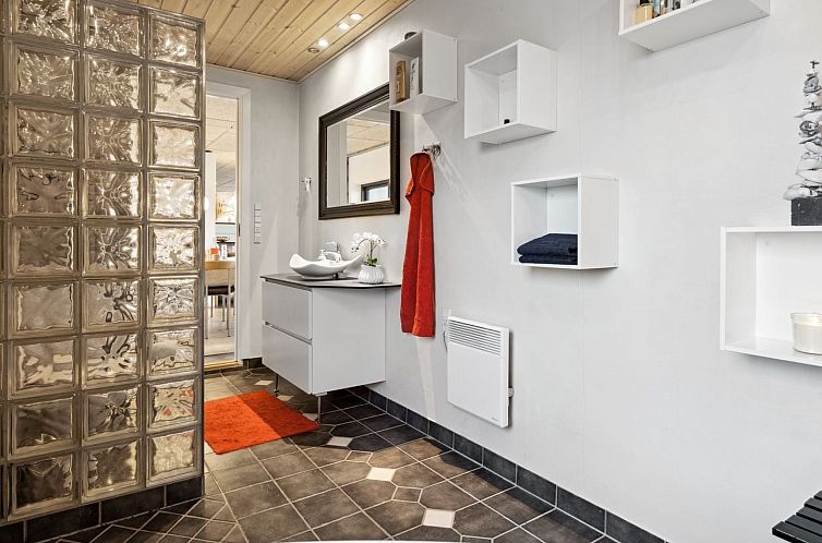 Vakantiehuis "Alona" - 90m from the sea