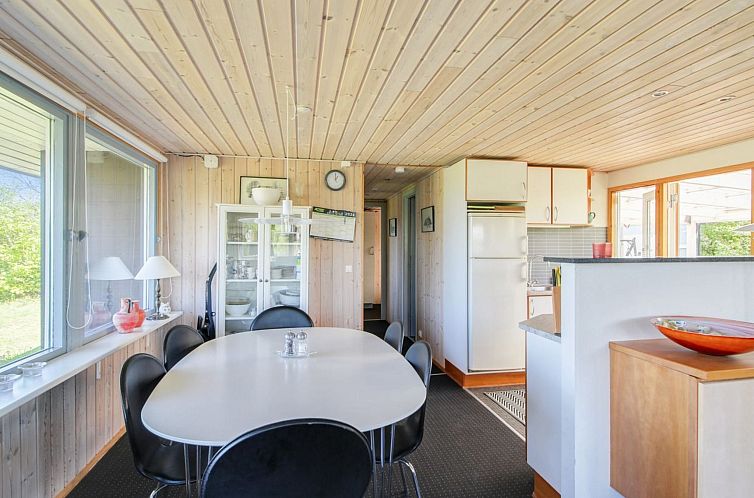 Vakantiehuis "Jukka" - 700m from the sea