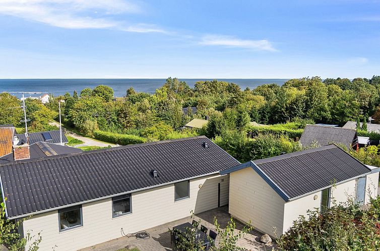 Vakantiehuis "Eliana" - 300m from the sea